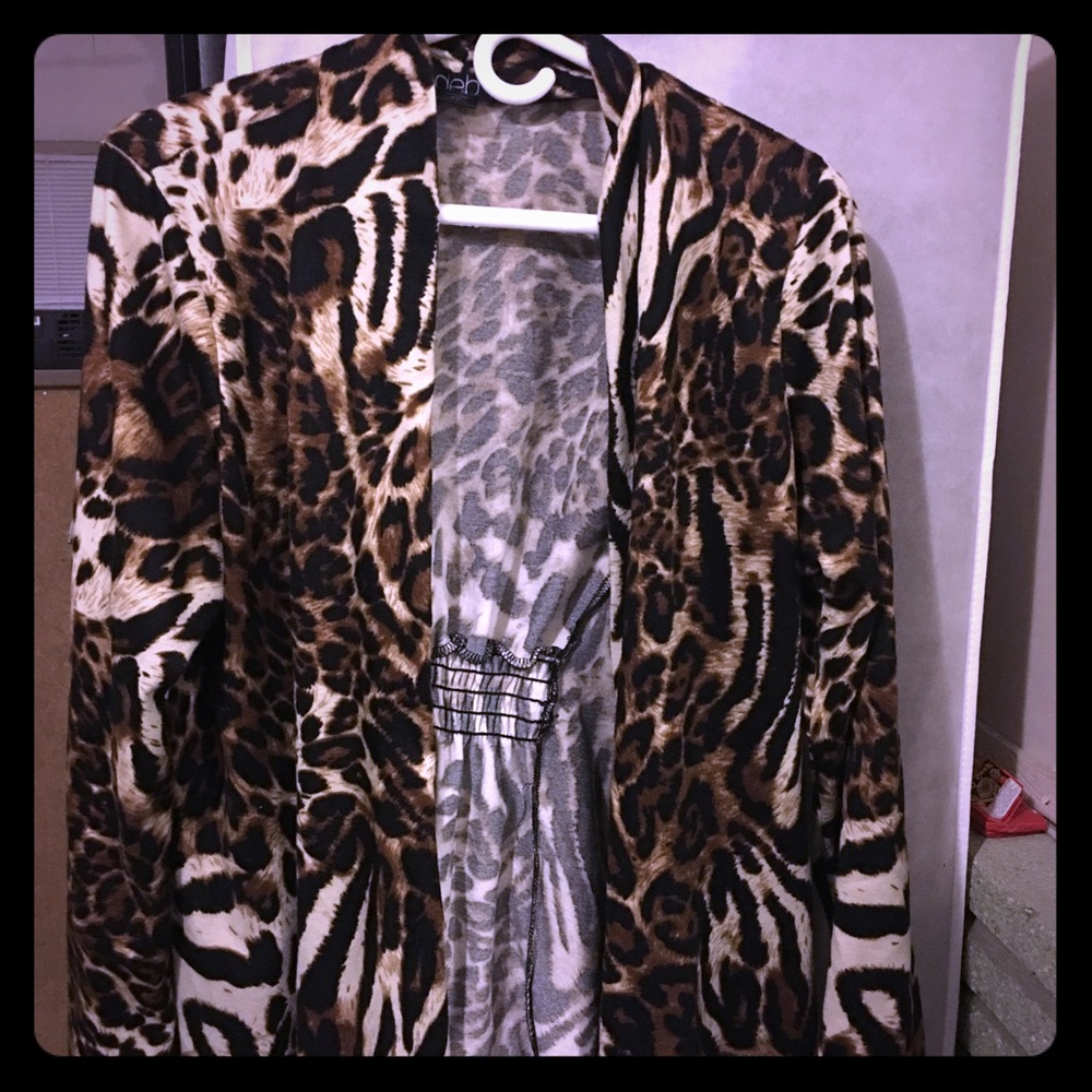 Leopard print light sweater